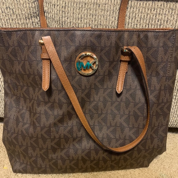 Authentic Michael Kors purse - Picture 1 of 1